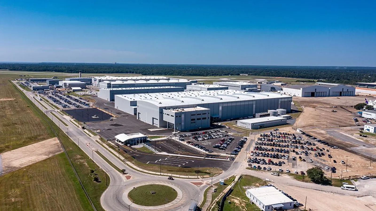JLL bets on aviation: Airbus, WestJet and JFK contracts anchor sector play